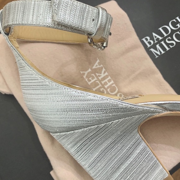 Badgley Mischka NIB Wedding Prom Evening Event Occasion Cocktail Party Award - Picture 4 of 14